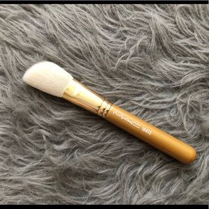 MAC Heirlooms Large Angled Contour Brush 168SE